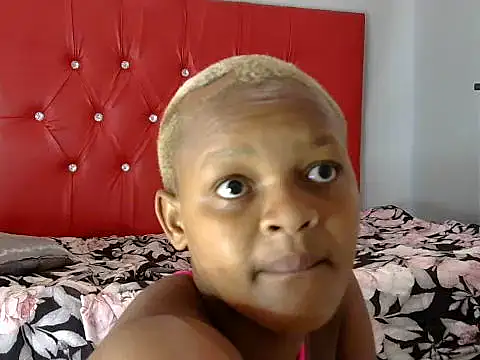 XXX chat uživo modela KinkyStallion