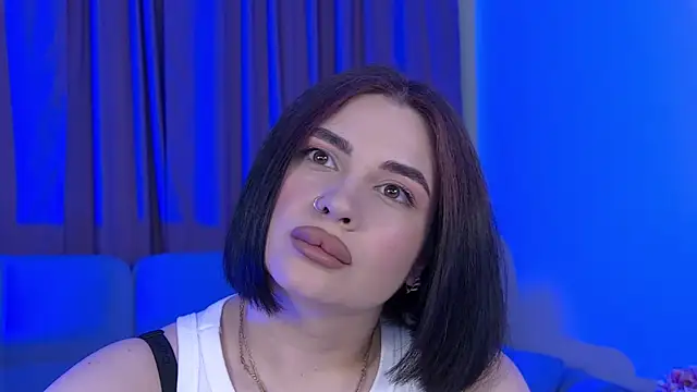 AdrianaToress' Live XXX Chat