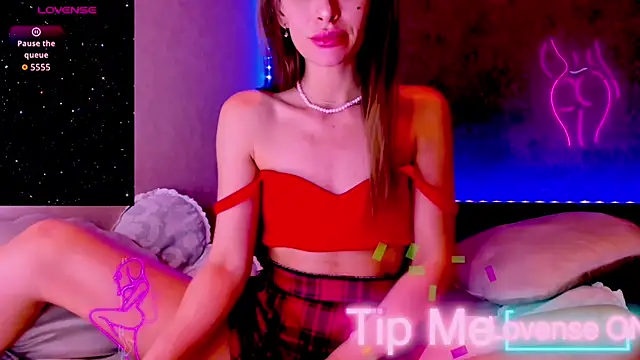 madina_taher's Live XXX Chat