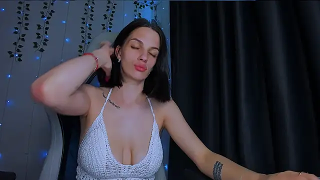 Онлайн чат XXX KarlaSim