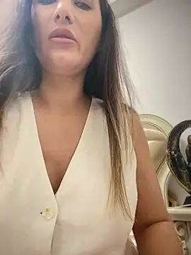 دردشة HotXMom_ الجنسية المباشرة