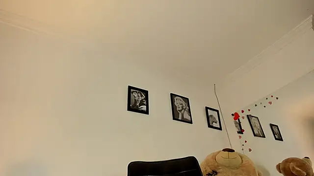 Melisa_Ebony 即時 XXX 聊天