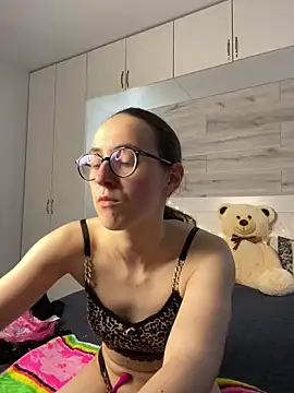 Czat XXX na żywo – MartiniiSelenna