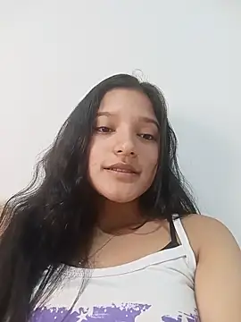 Sweet_Innocence_ élő XXX-chatje