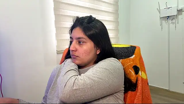 Chat +18 de cloe_small ao vivo