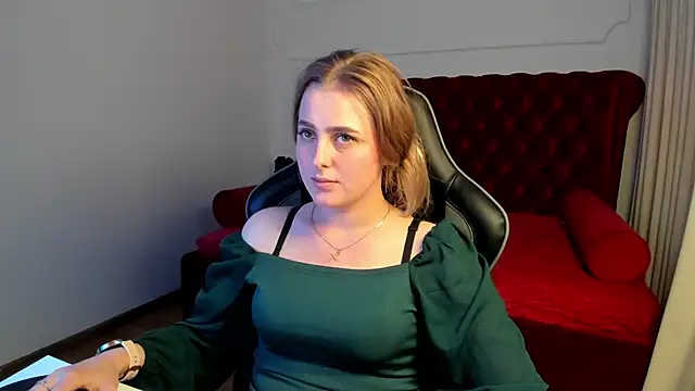EllaBells' Live XXX Chat