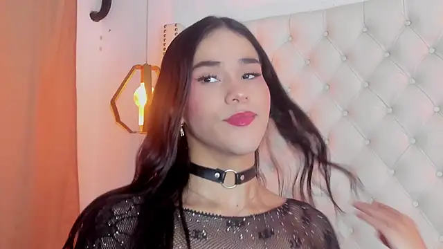 _ISALITTLESTAR_'s Live XXX Chat