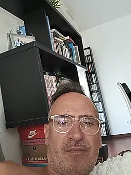 bobo672 Chat XXX in diretta