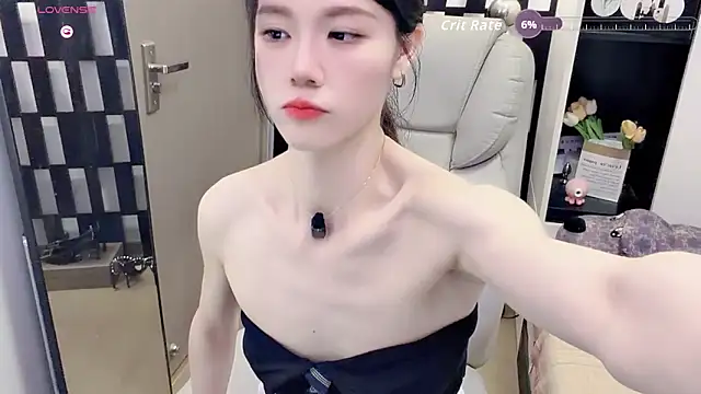 XXX chat uživo modela Yueyue-MM
