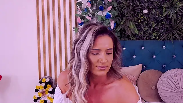 Chat XXX ao vivo de CherryMuse_