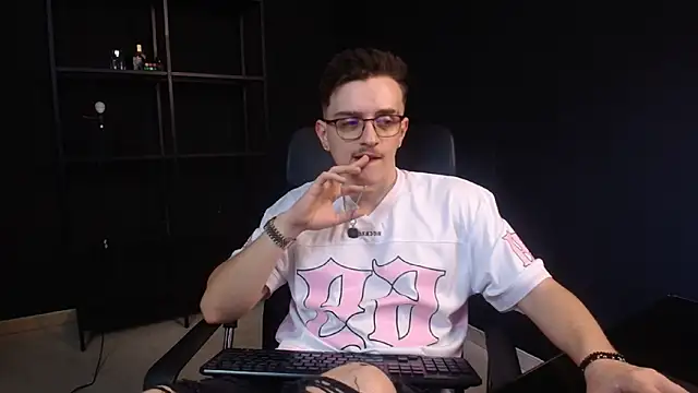 Онлайн чат XXX FelixStarkk
