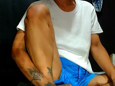 AwesomeMistress_Bigcock 即時 XXX 聊天