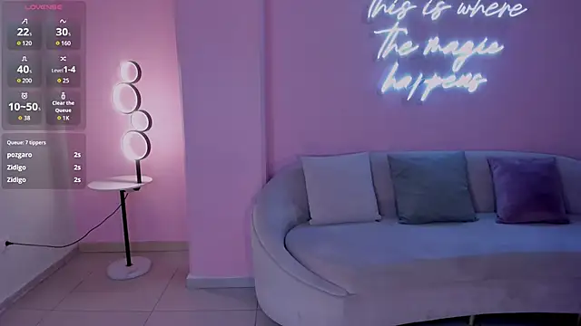 ArianaNova's Live XXX Chat