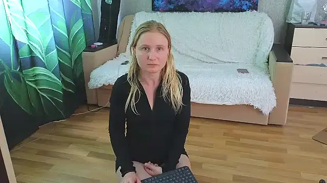 Lanavi_Smile Adlı Modelin Canlı XXX Sohbeti