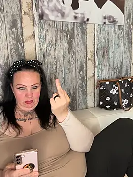 Онлайн чат XXX Noraya_ink