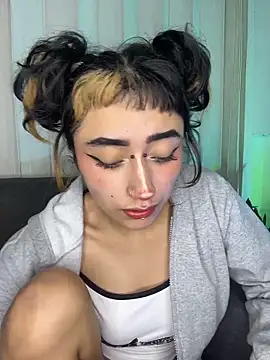 XXX chat uživo modela baby_akuma