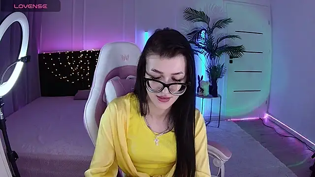 Ariella_Me Adlı Modelin Canlı XXX Sohbeti