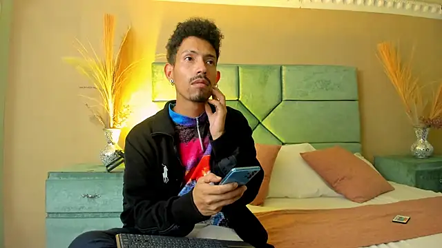 NoaahTylor Live XXX-chat