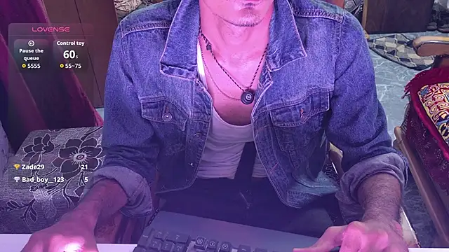 XXX chat uživo modela zihan777
