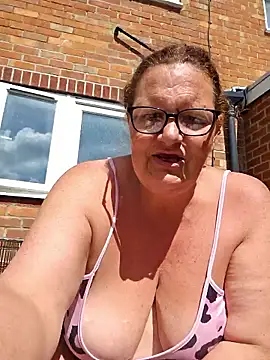 Chat XXX en directo de MissQueenBeex