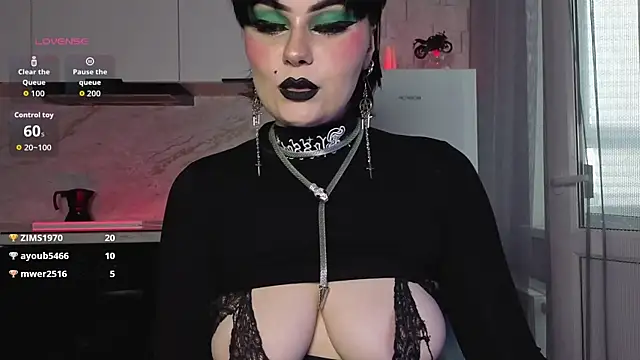 צ'אט XXX בשידור חי של IntrigueYourDay