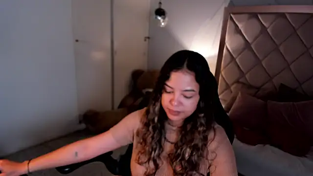 Chat +18 de dulce_lyraa1 ao vivo