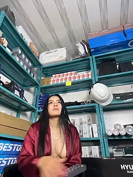 Emilyy05_ Live XXX-chat