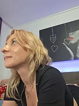 KaylinJan live XXX chat