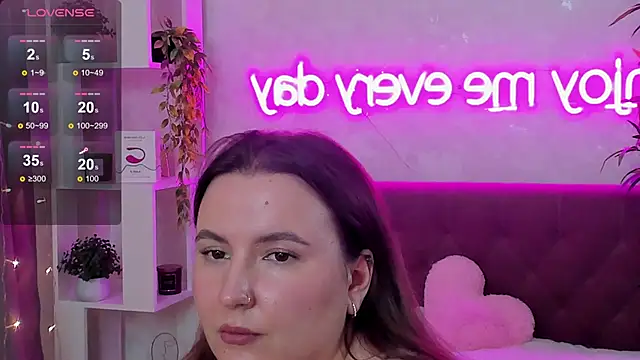 FeralPeach élő XXX-chatje