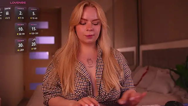 LisaLove3 live XXX chat