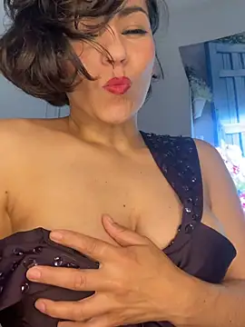 eva_luz Adlı Modelin Canlı XXX Sohbeti