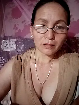 Chat +18 de Cucci07 ao vivo