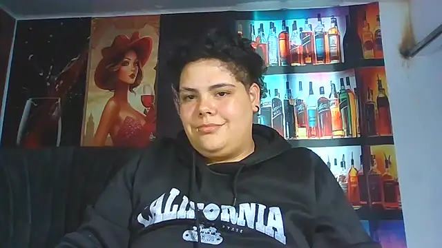 Hailey_Curvy élő XXX-chatje