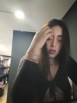 Chat +18 de MissNyraSecret ao vivo