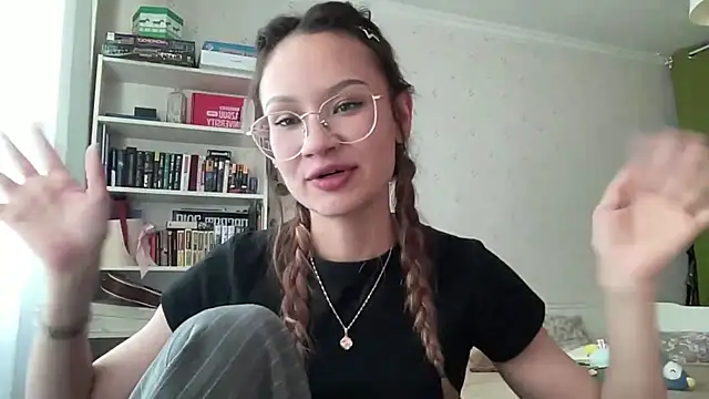 JoyceMonroe_1's Live XXX Chat