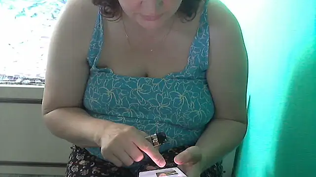 Supermilfo4ka Chat XXX in diretta