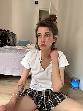 Kamorana Adlı Modelin Canlı XXX Sohbeti