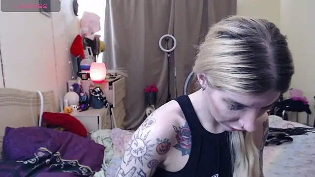 Chat XXX en directo de BLACKPeonyy