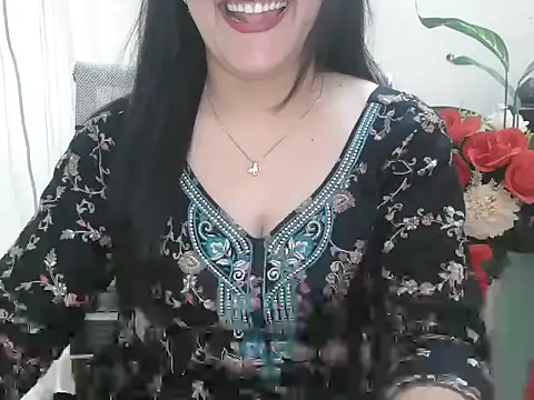 _chitranshi Adlı Modelin Canlı XXX Sohbeti