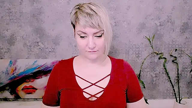 Djullia XXX чат на живо