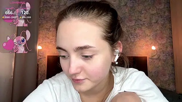 LoraDavi's Live XXX Chat