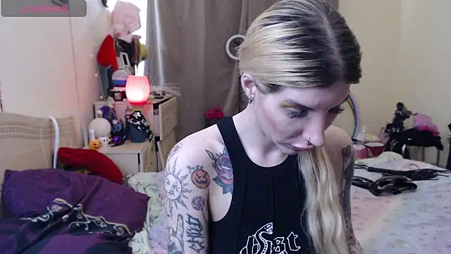BLACKPeonyy's Live XXX Chat