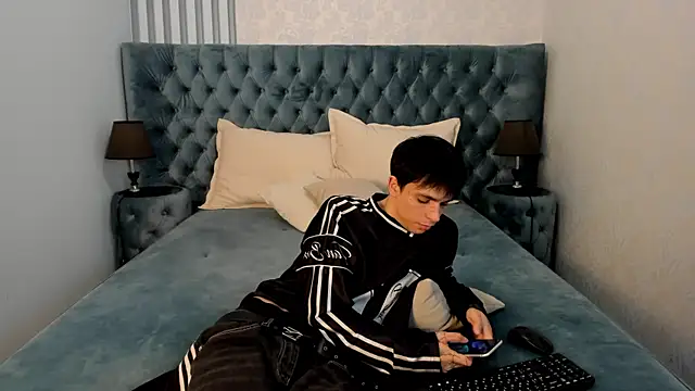 ClarkBev 即時 XXX 聊天