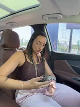 BelleLouiseVp Adlı Modelin Canlı XXX Sohbeti