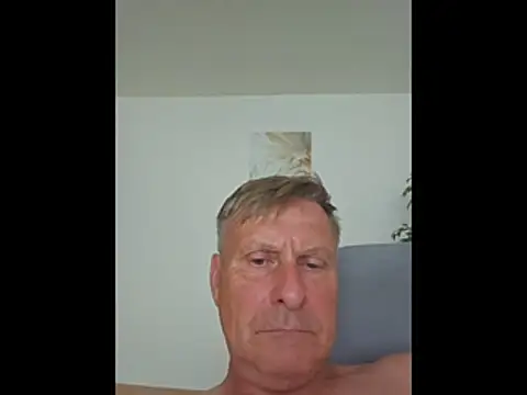 johnnym1 – Naživo XXX chat