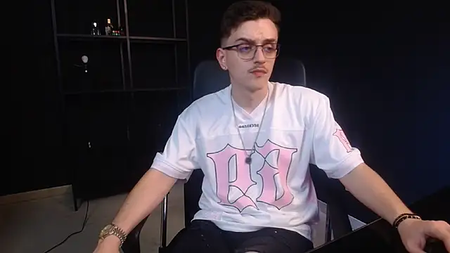 FelixStarkk Adlı Modelin Canlı XXX Sohbeti