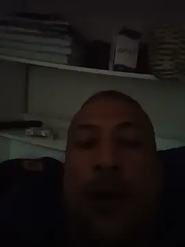 Chatroom XXX en direct de Arrombador20
