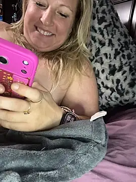 sweetkacibaby's Live XXX Chat