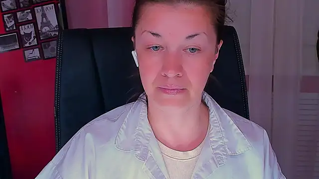 AnaMills élő XXX-chatje