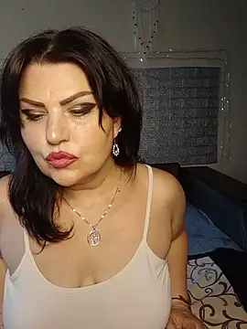 kataleya94 Adlı Modelin Canlı XXX Sohbeti